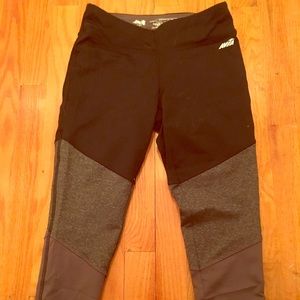 5 FOR $25. Avia cropped pants